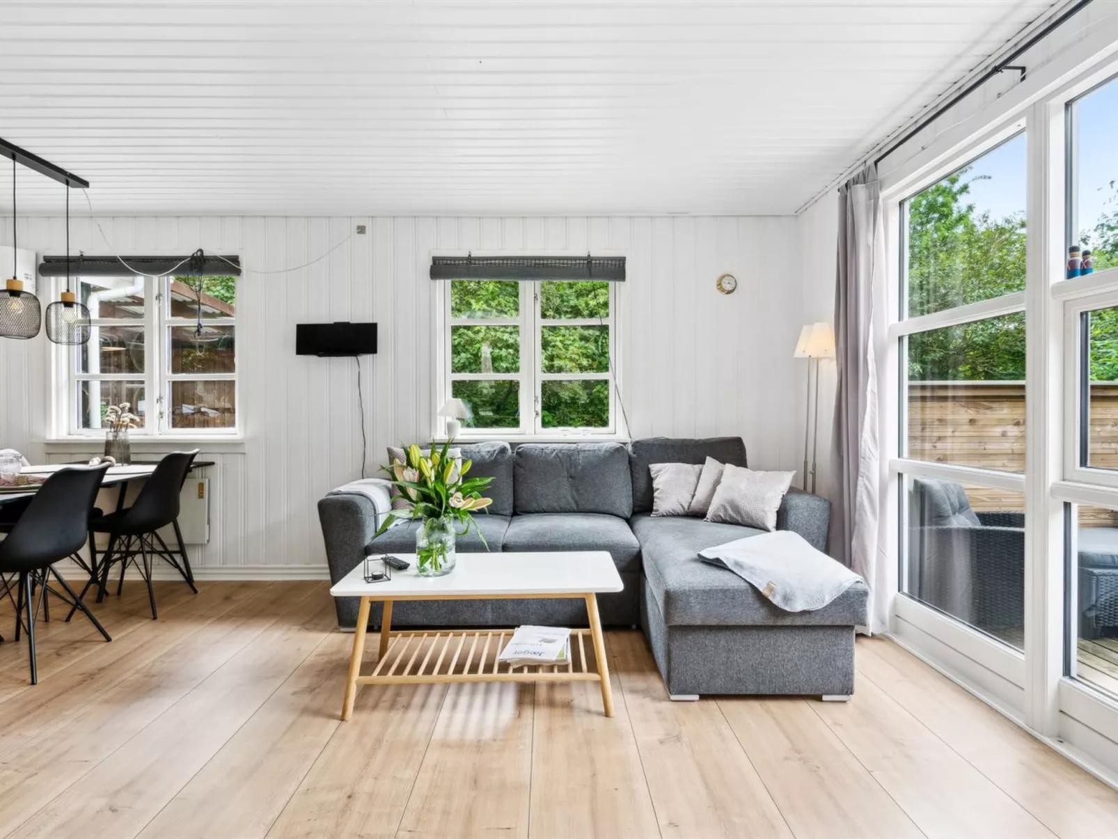 "Helghi" - 30km from the sea-Inside