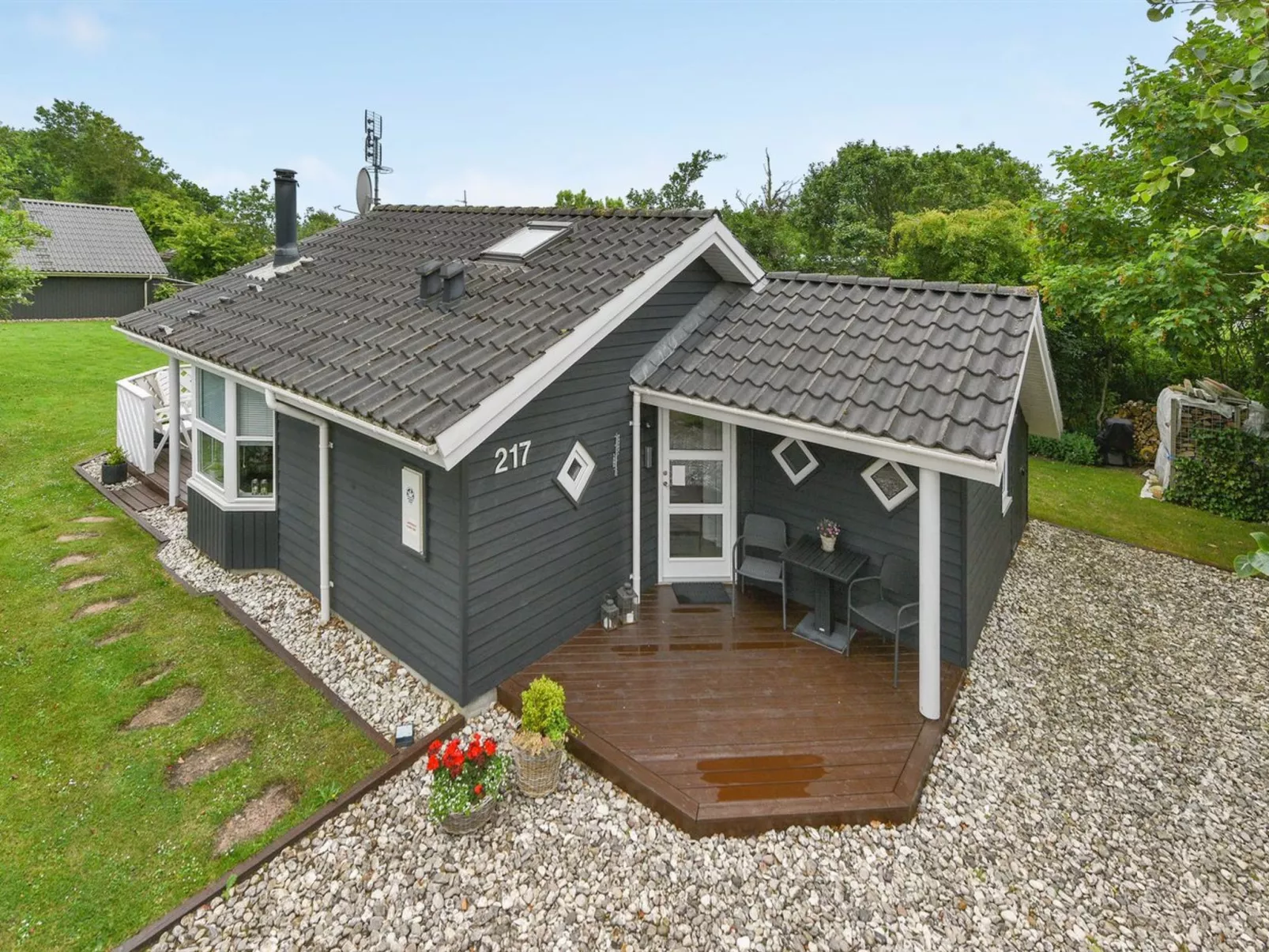 "Yara" - 1km to the fjord-Outside