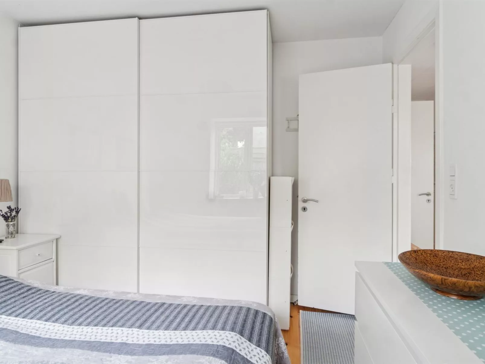 "Varma" - 25m from the sea-Drinnen