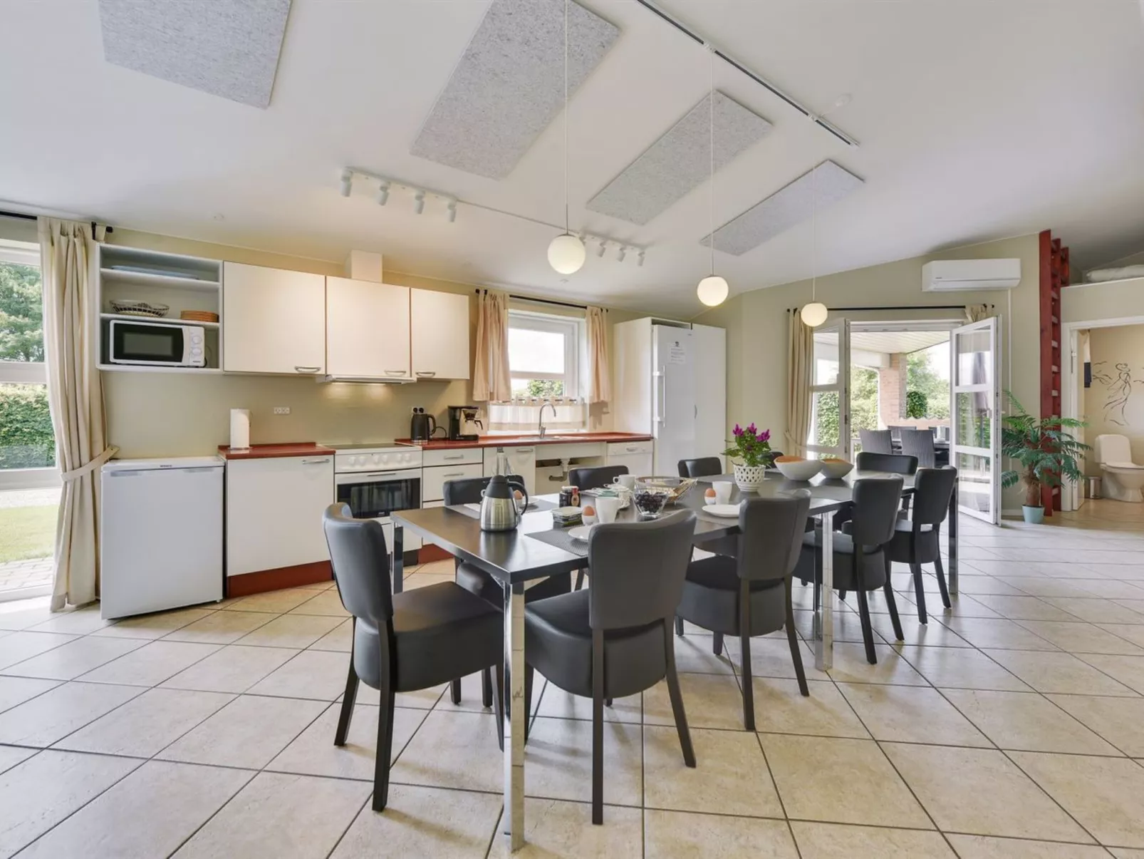 "Najdenka" - 25km from the sea-Drinnen