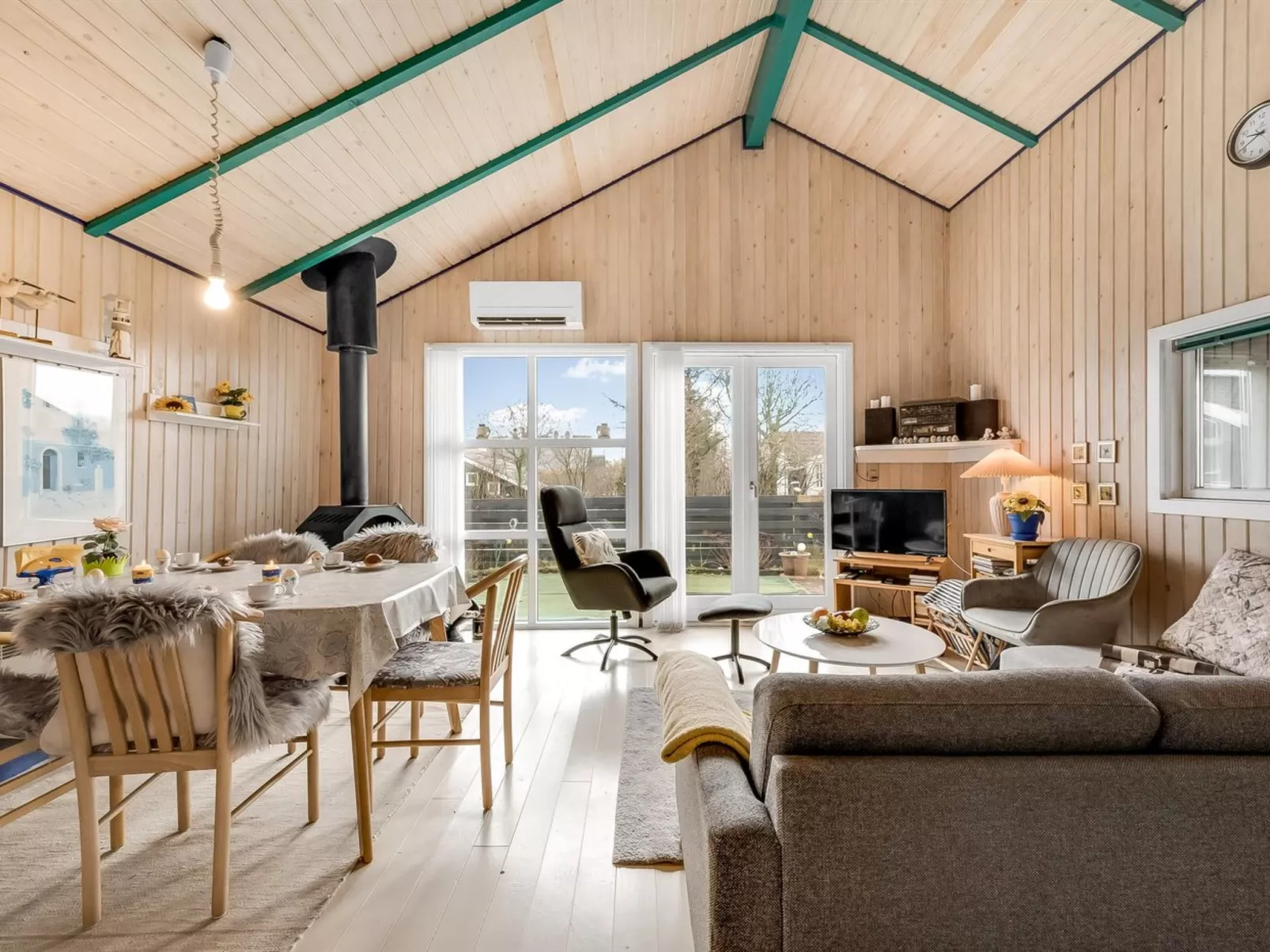 "Remo" - 990m to the fjord-Inside