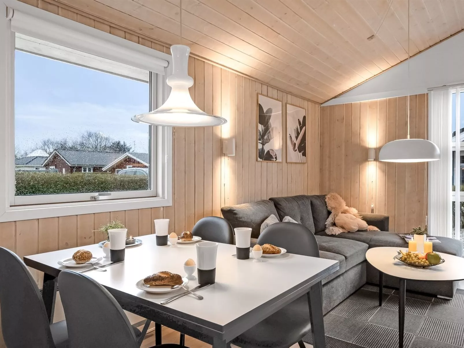 "Marten" - 1.2km to the fjord-Inside