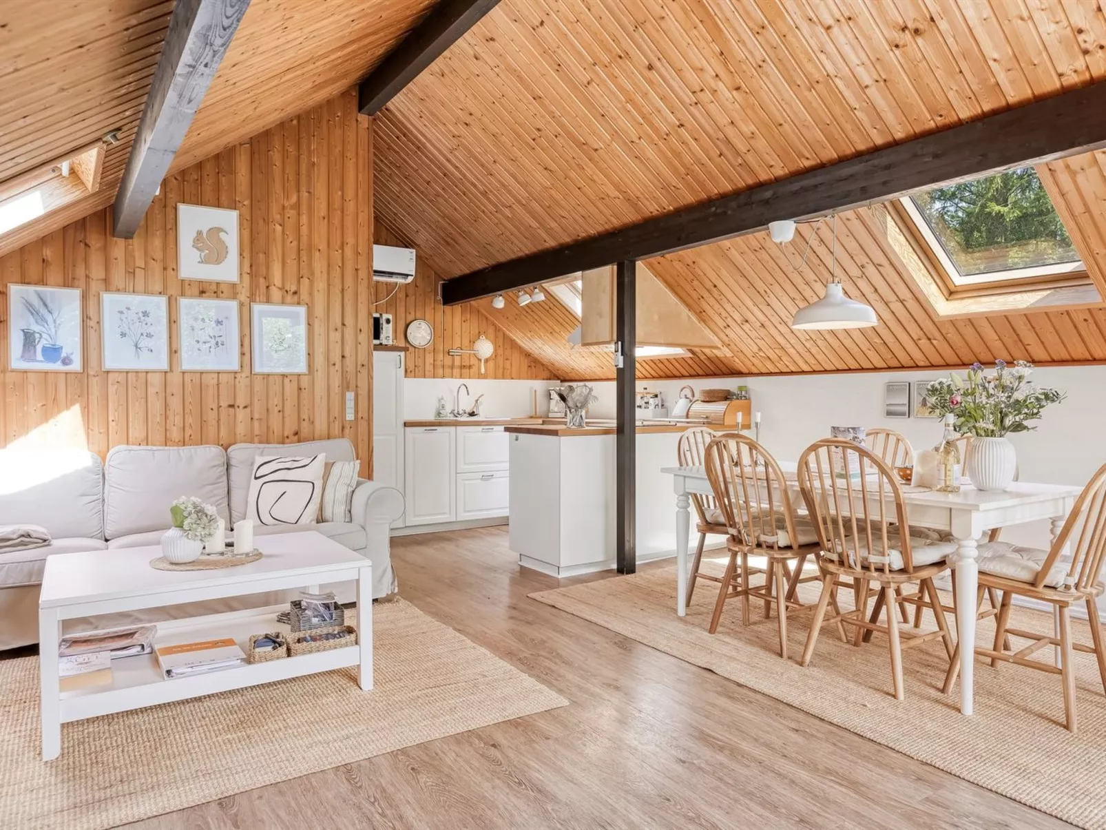 "Hilla" - 31km from the sea-Drinnen