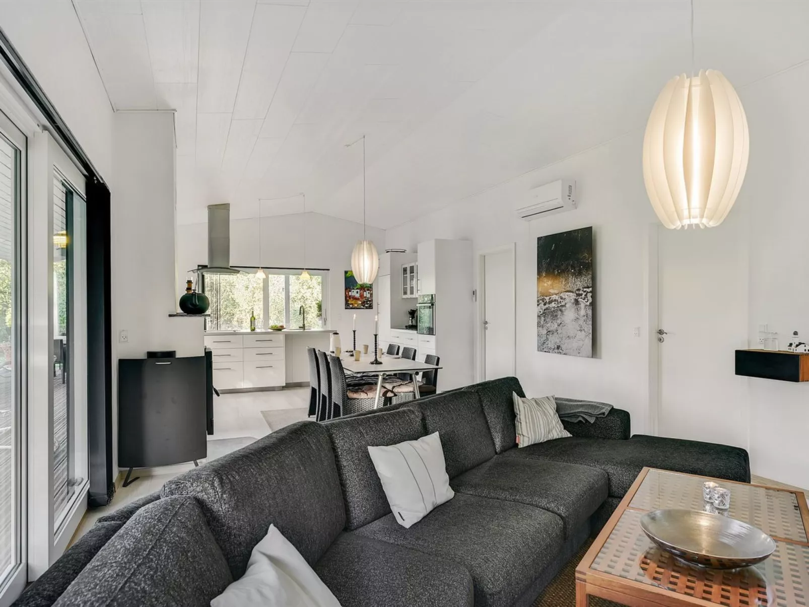 "Elfriede" - 400m to the fjord-Dedans