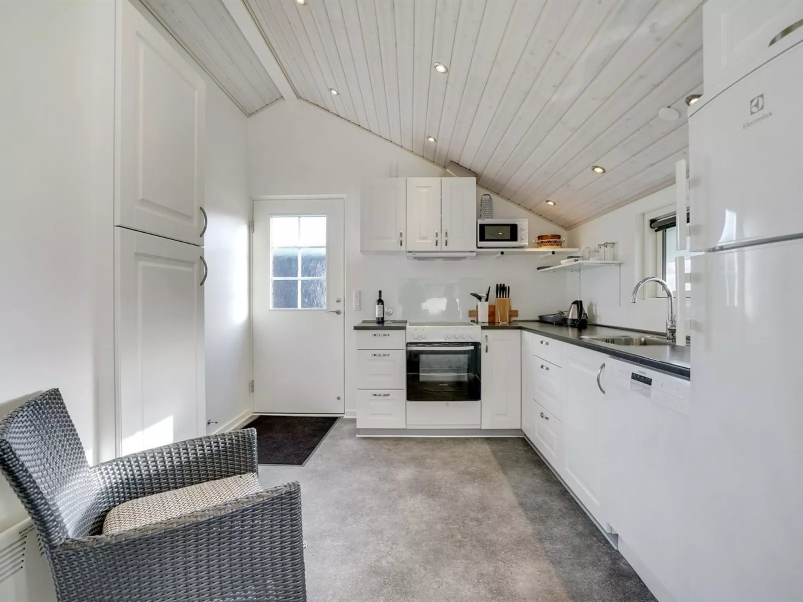 "Ingward" - 300m to the fjord-Dedans