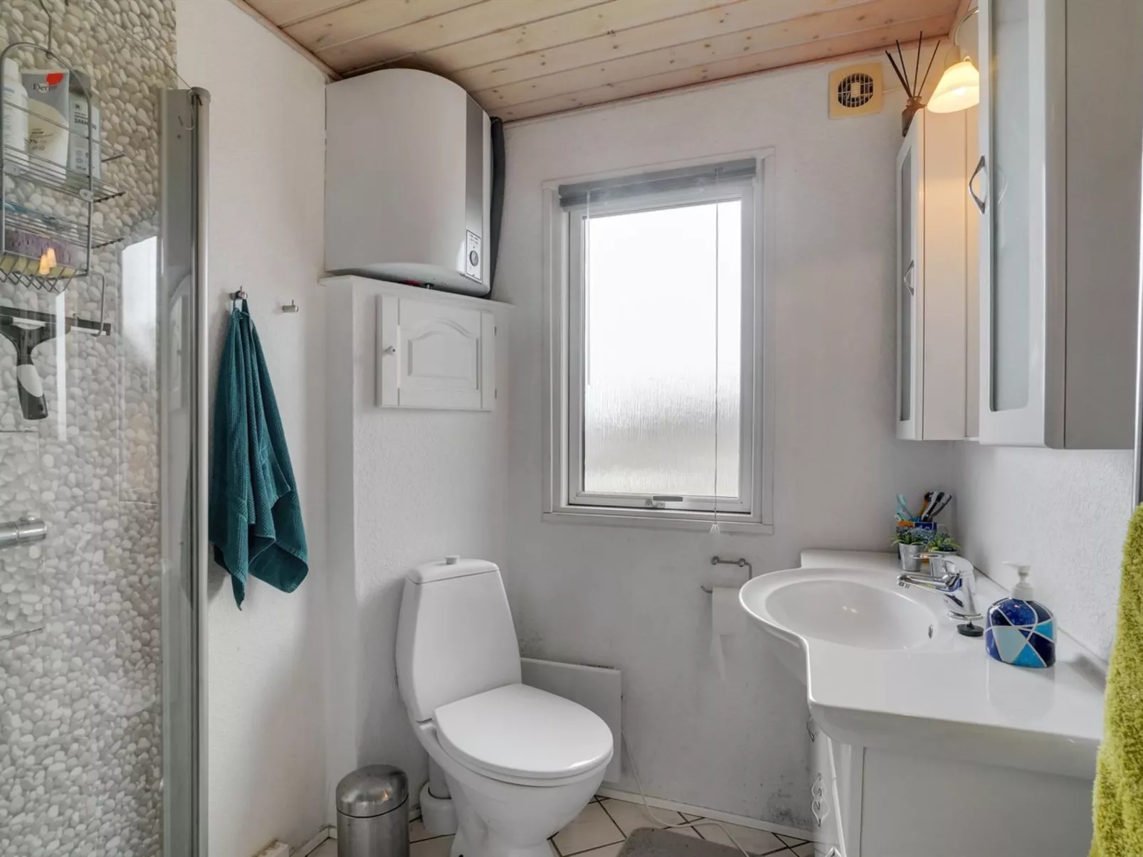 "Awer" - 300m to the fjord-Inside