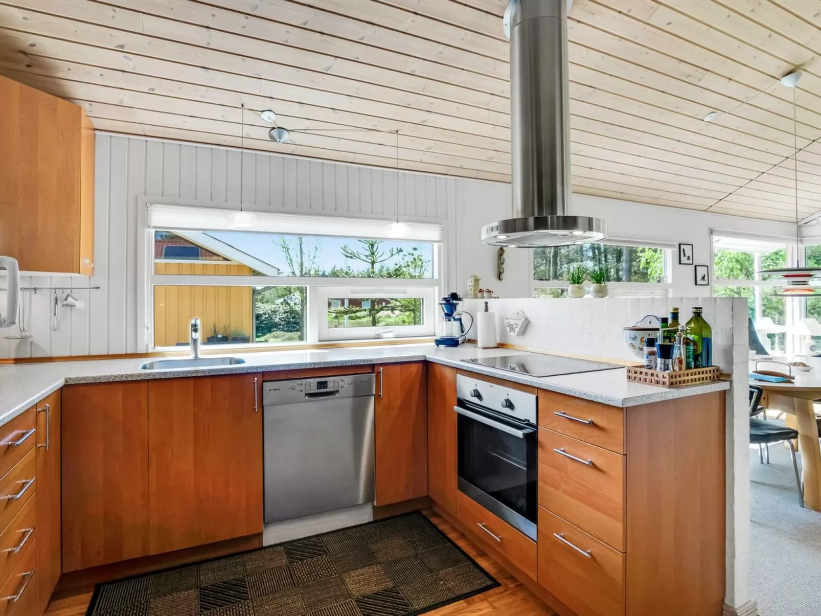 "Vetle" - 2.8km from the sea-Inside