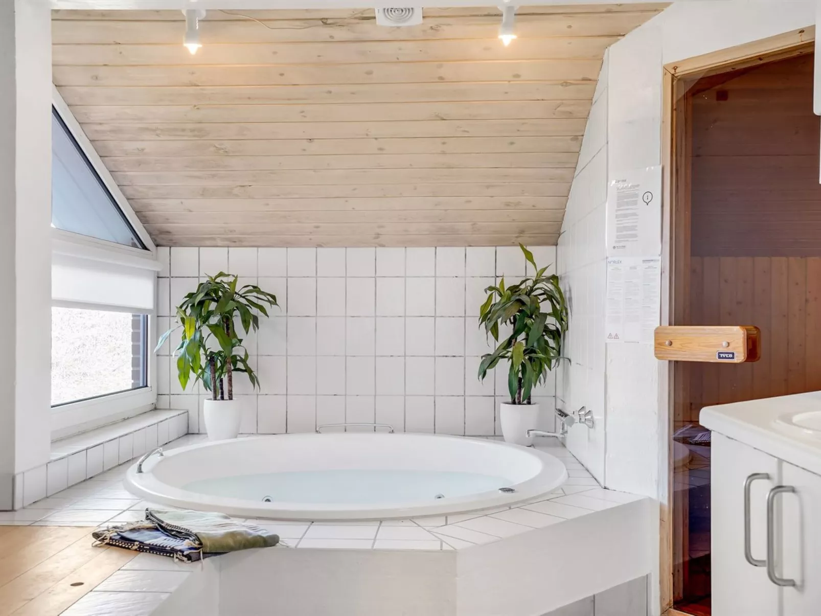 "Ritha" - 350m from the sea-Inside