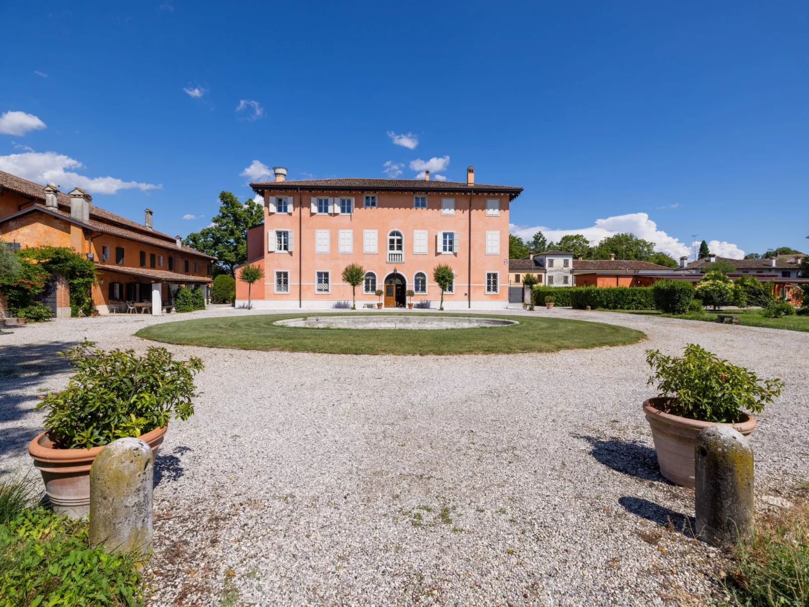 Winery Villa Vitas (App. 4)-Outside