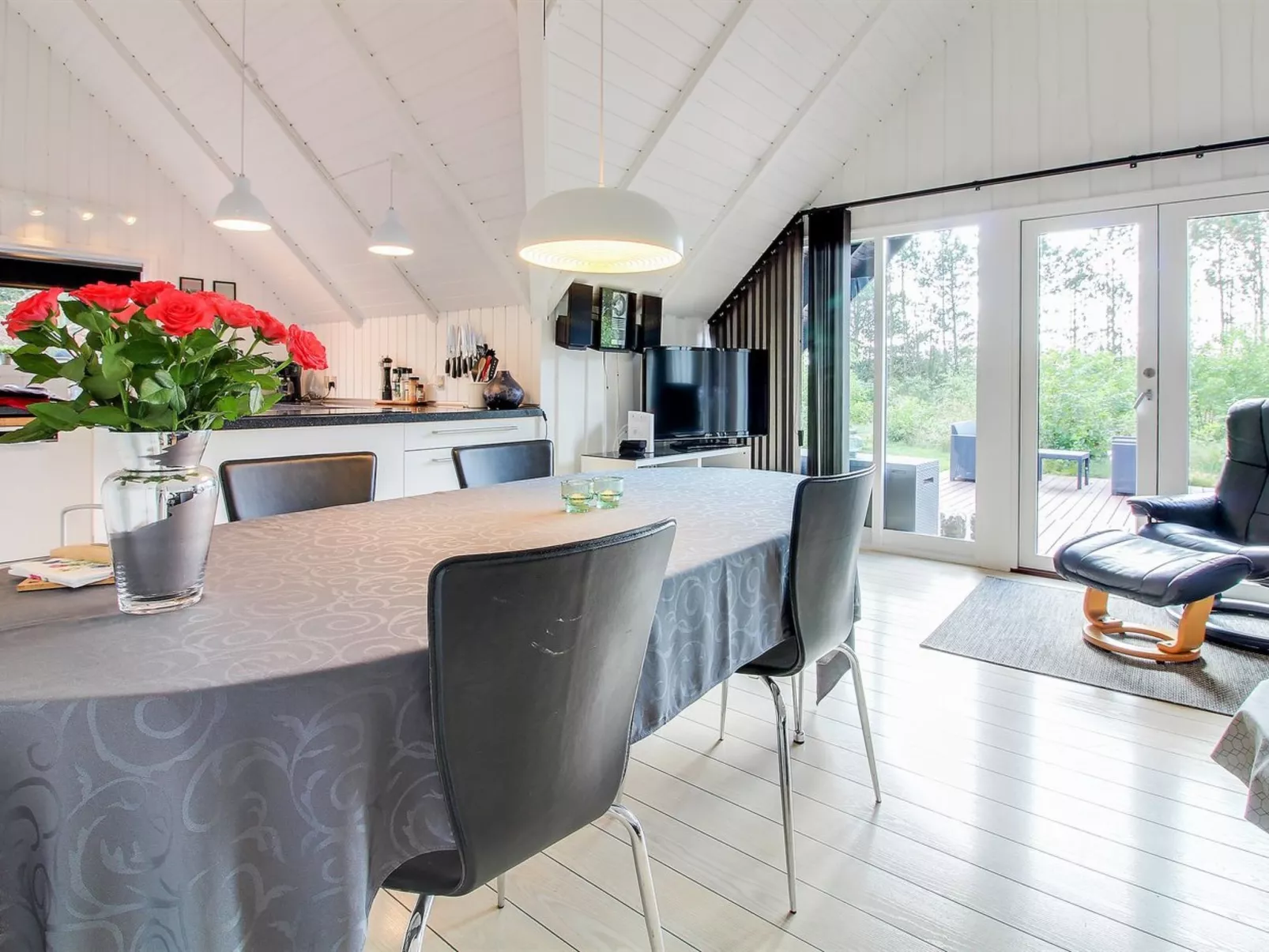 "Awenasa" - 4.1km from the sea-Inside