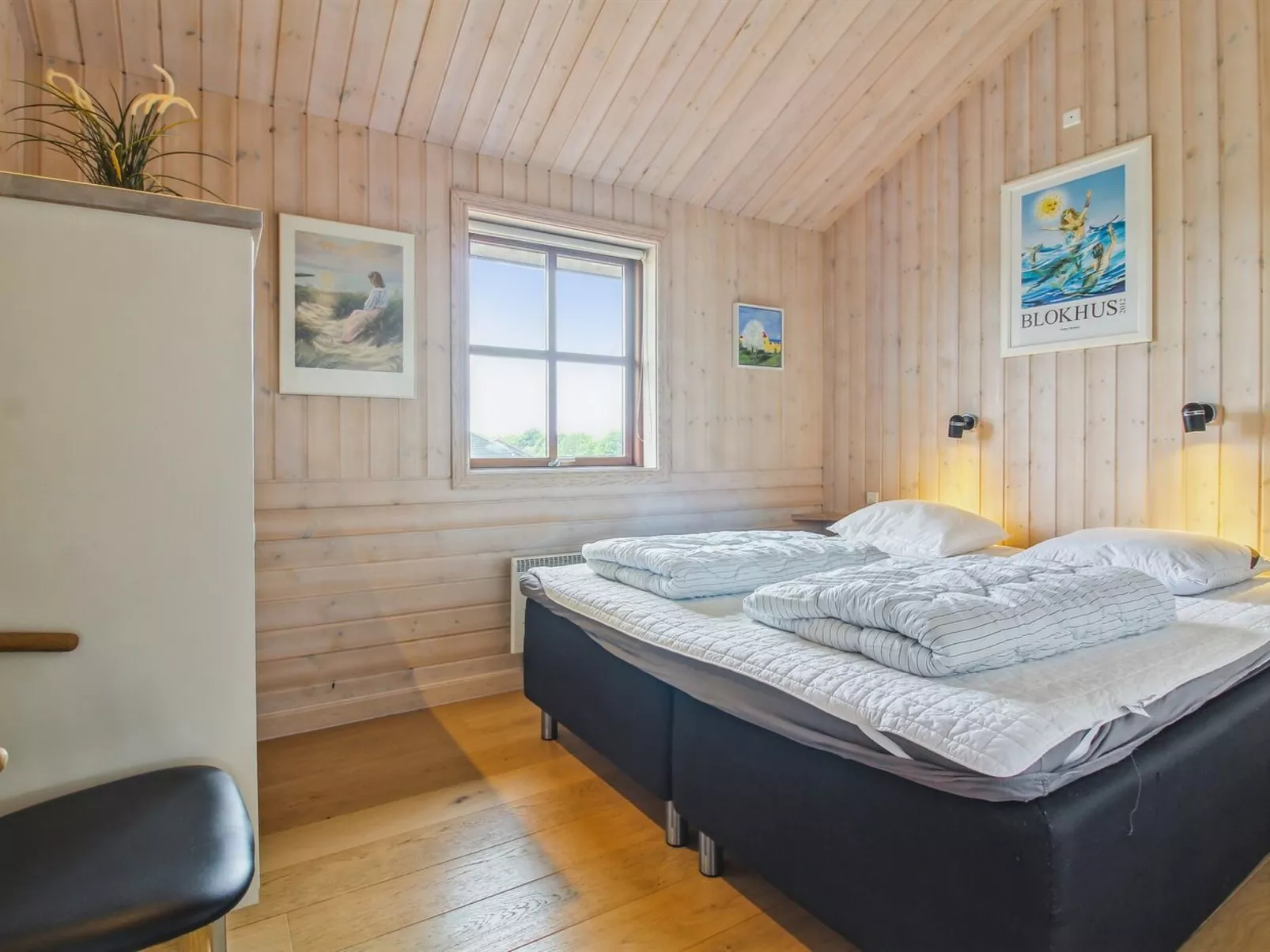 "Ran" - 1.5km from the sea-Drinnen