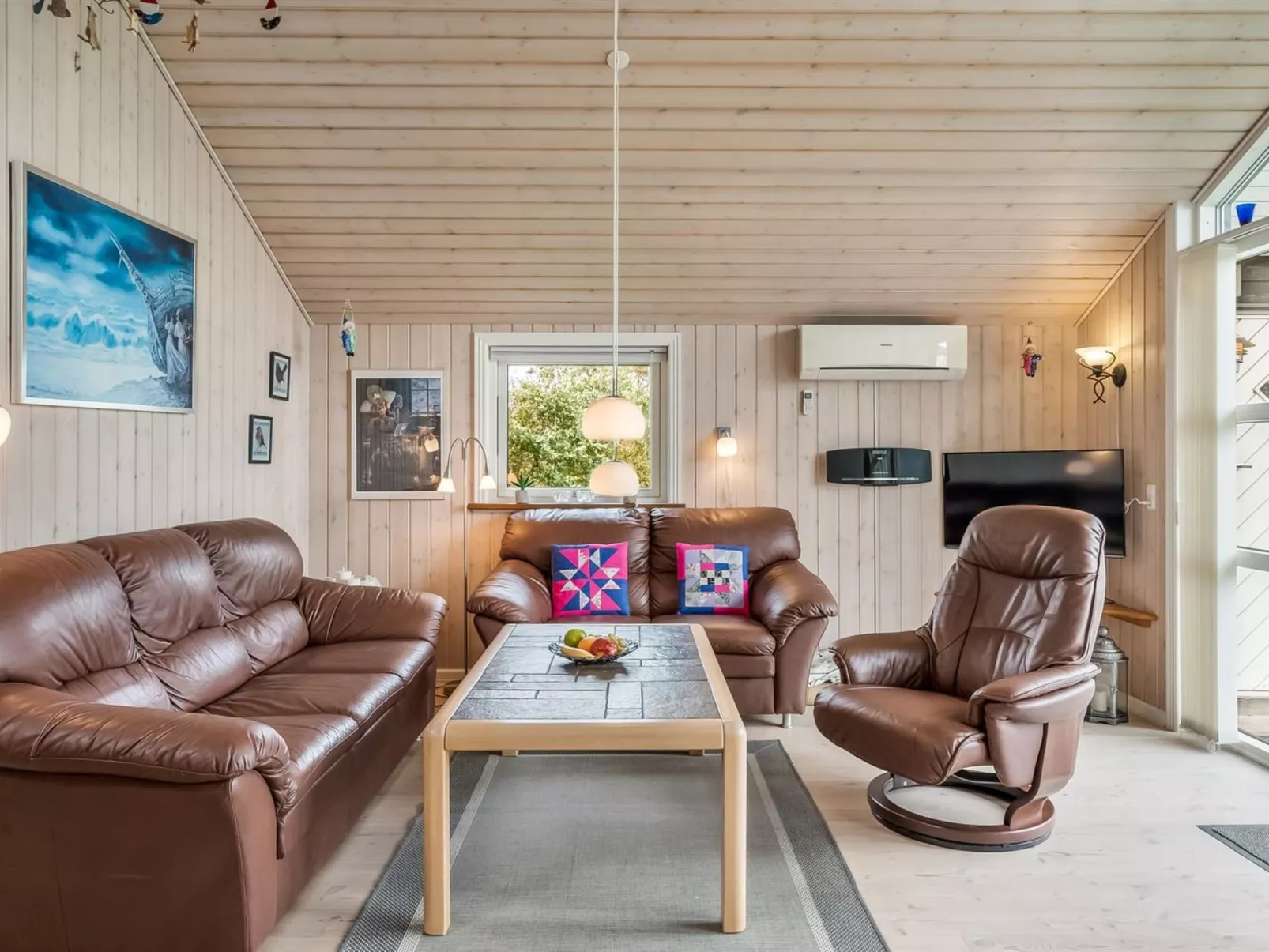 "Lillemor" - 800m to the fjord-Dedans