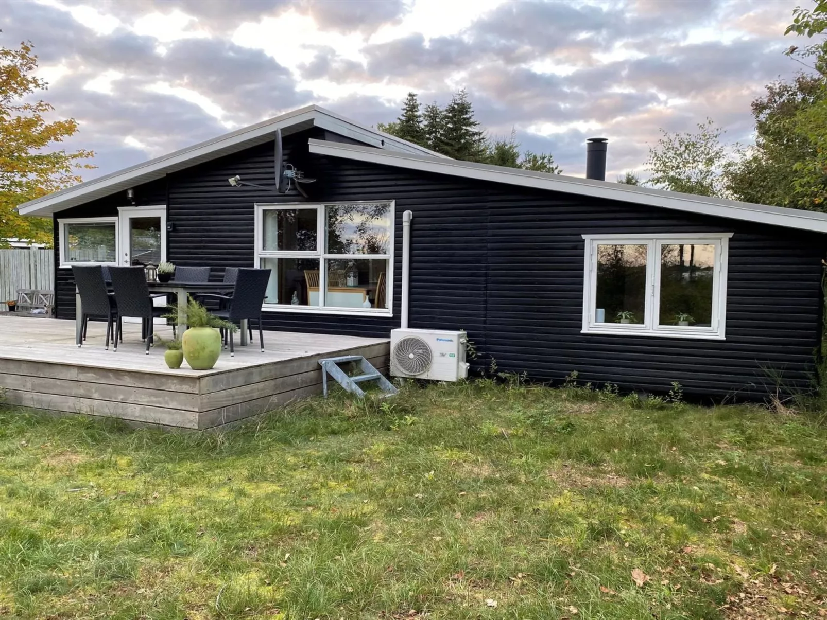 "Bosi" - 100m to the fjord-Outside