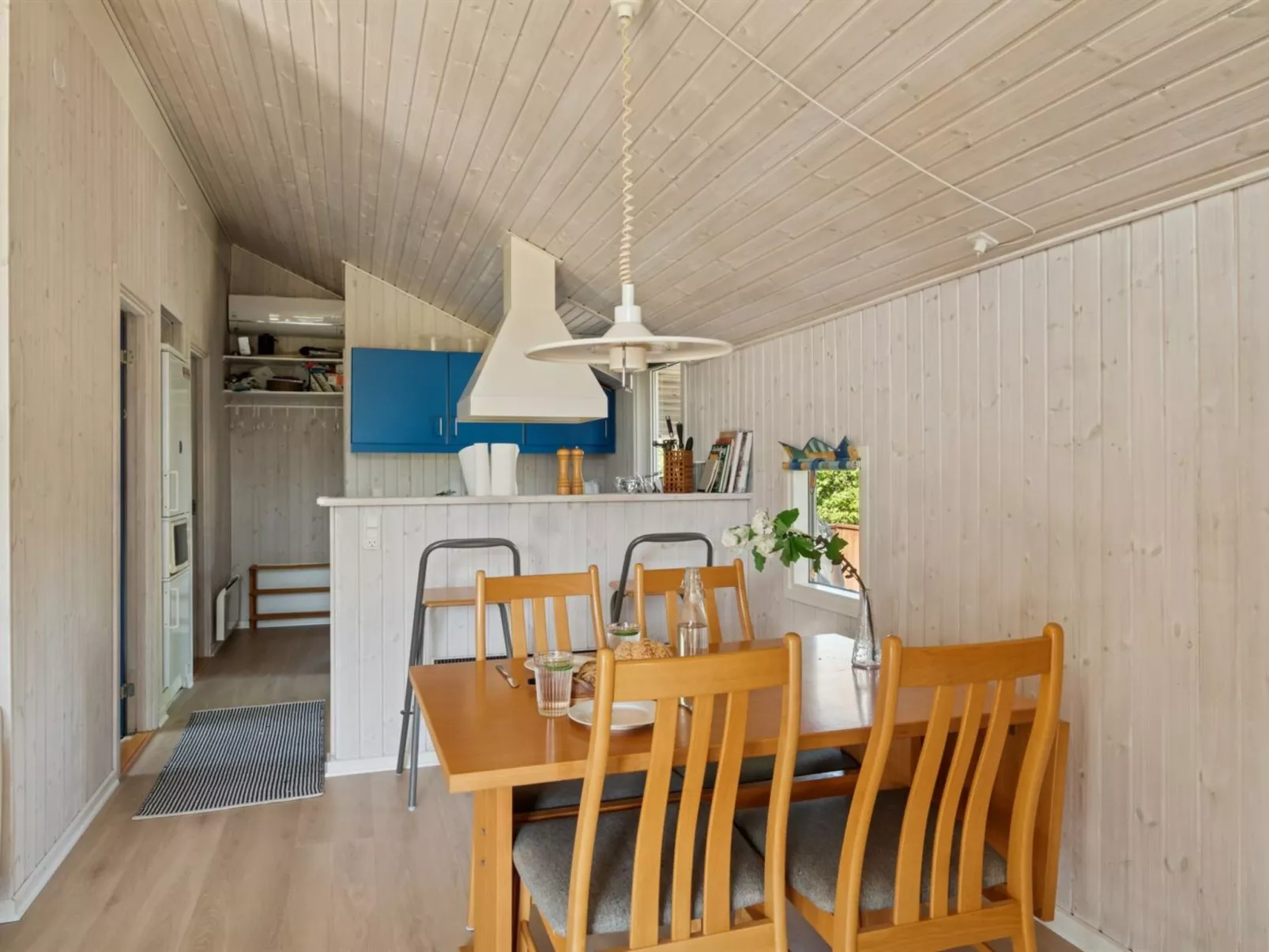 "Thrym" - 200m from the sea-Inside