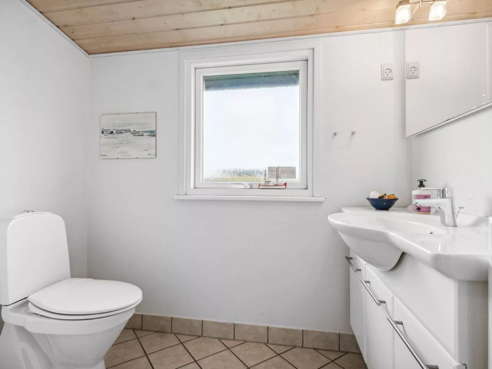 "Isabel" - 500m from the sea-Inside