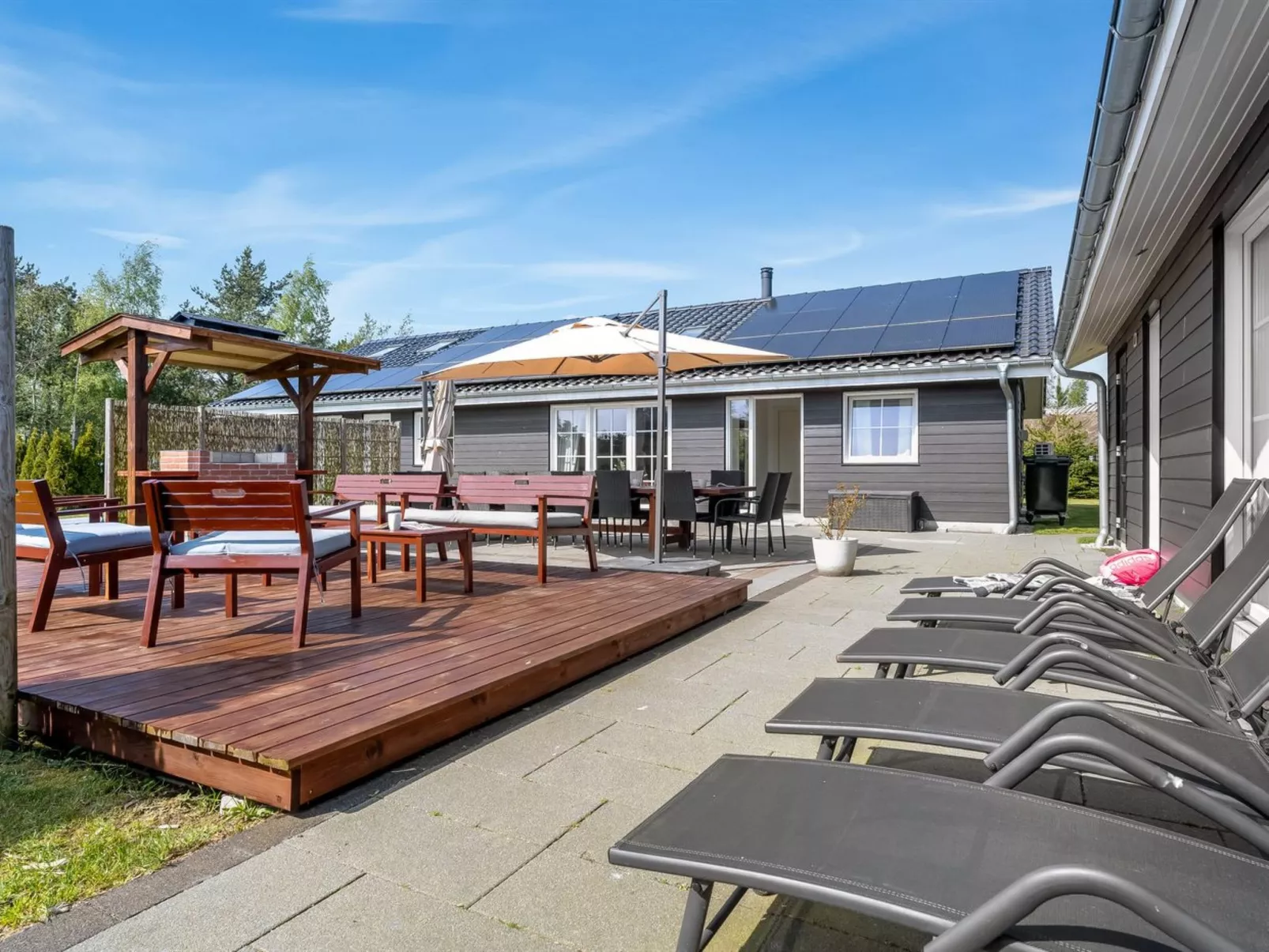 "Ronia" - 900m from the sea-Draußen