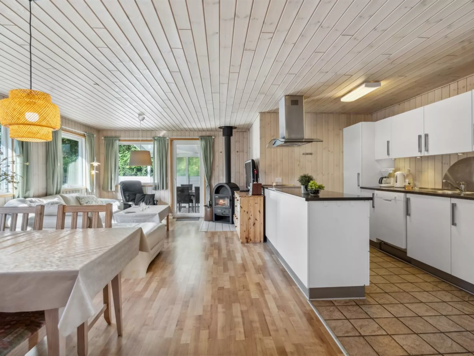 "Viljo" - 30km from the sea-Inside