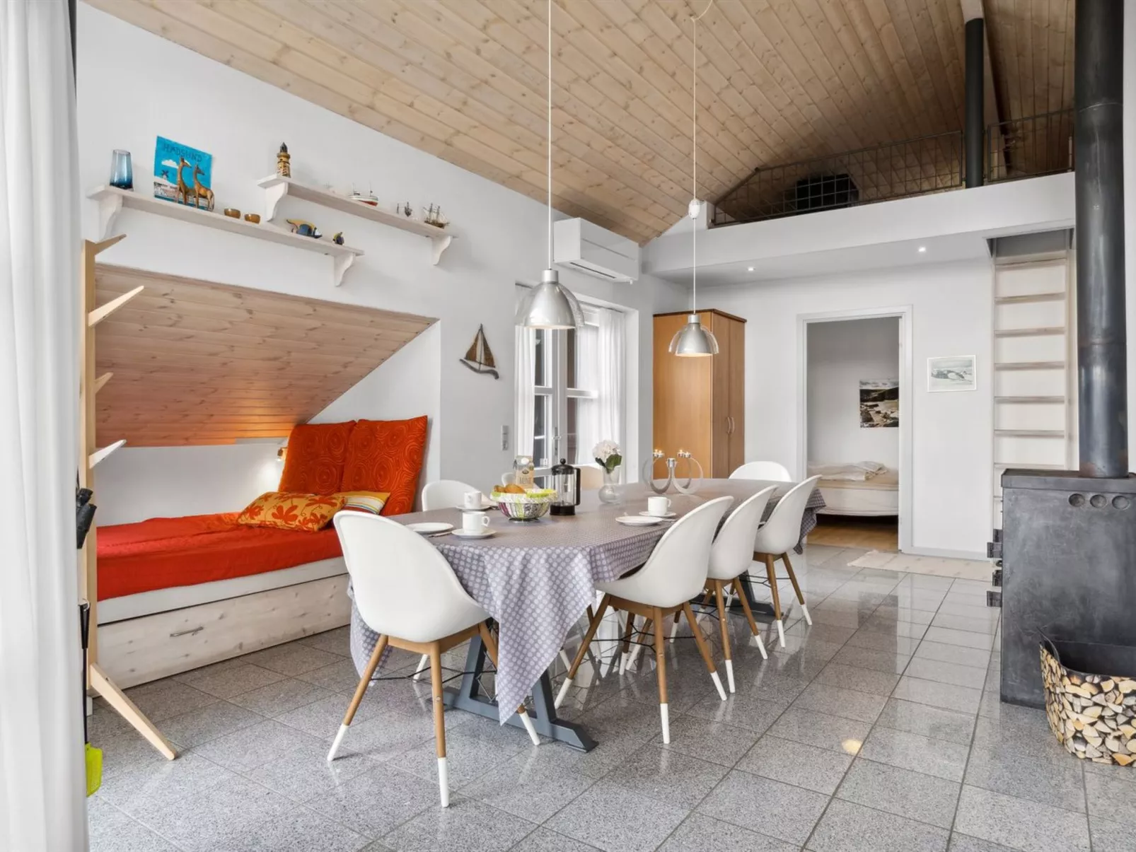 "Thrugels" - 600m from the sea-Inside