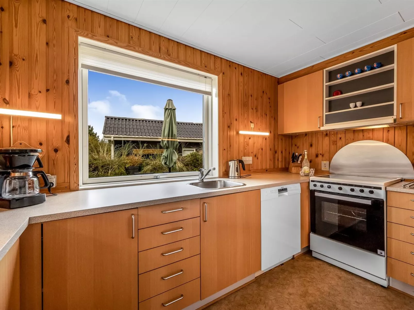 "Eloise" - 400m from the sea-Inside