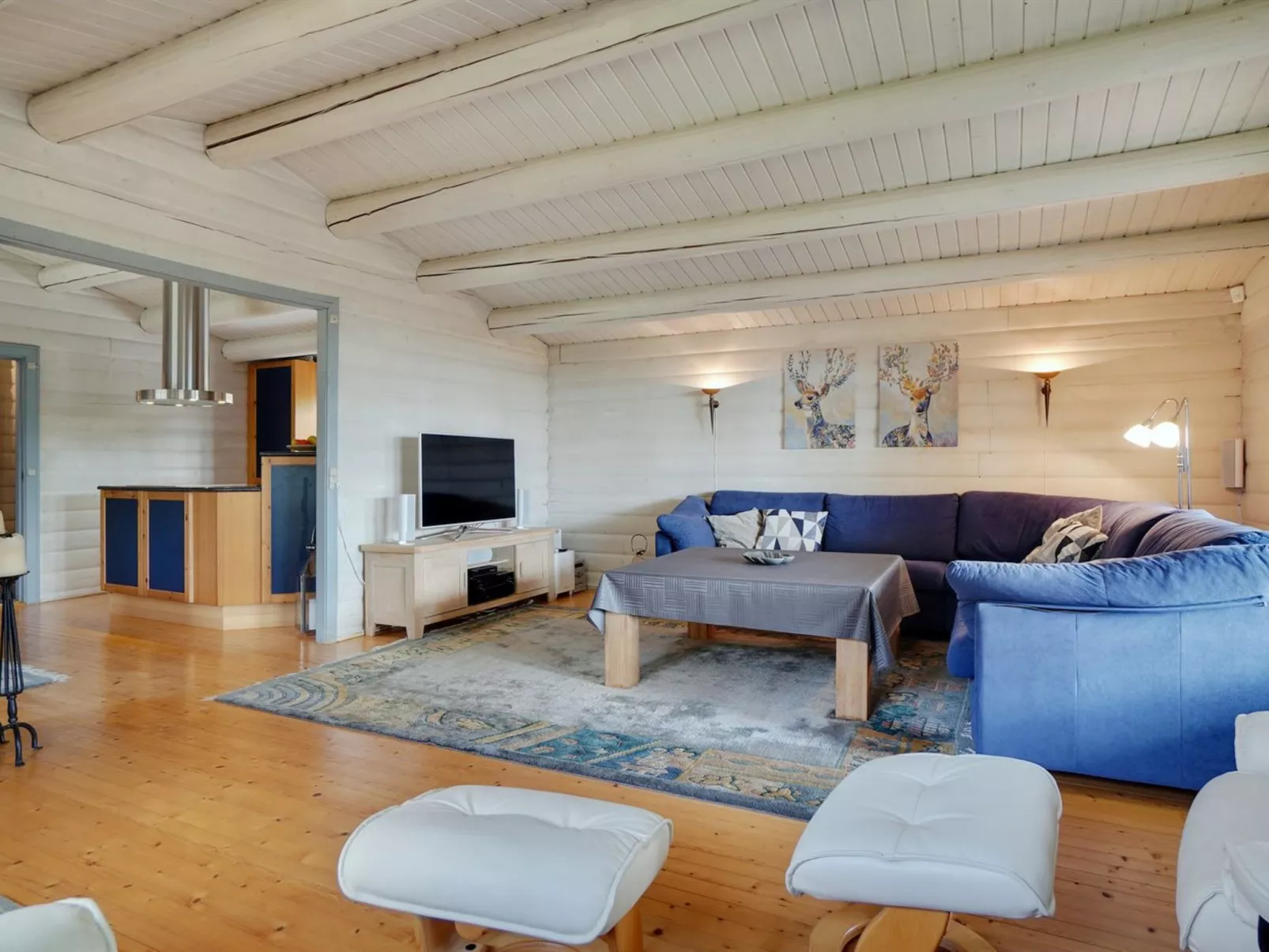 "Till" - 1.6km from the sea-Dedans