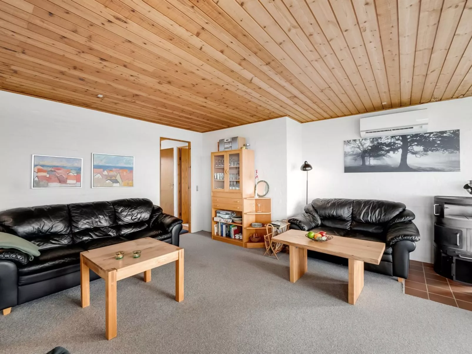 "Kirsa" - 200m to the fjord-Dedans