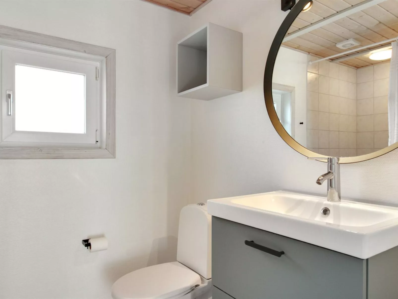 "Munder" - 1.2km to the fjord-Dedans