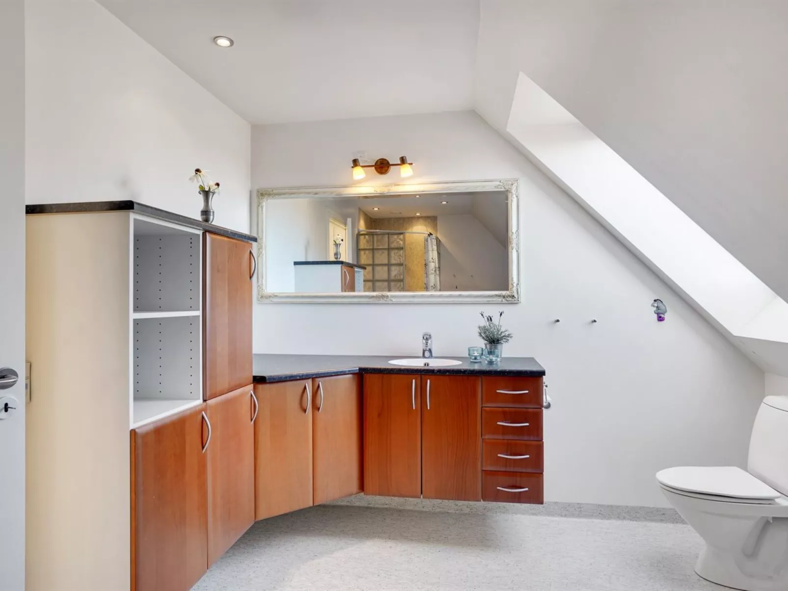 "Iarund" - 500m to the fjord-Inside