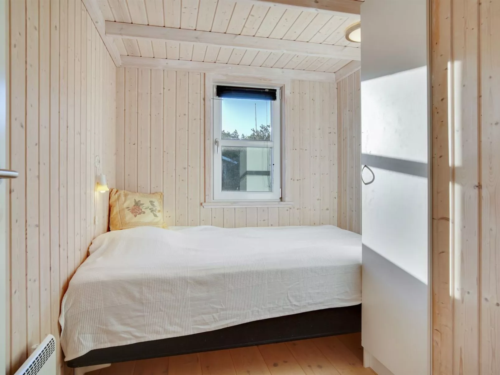 "Gun" - 450m from the sea-Dedans