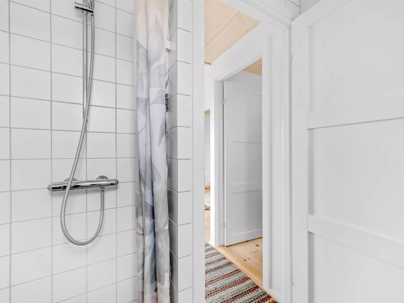 "Apolina" -  from the sea-Drinnen