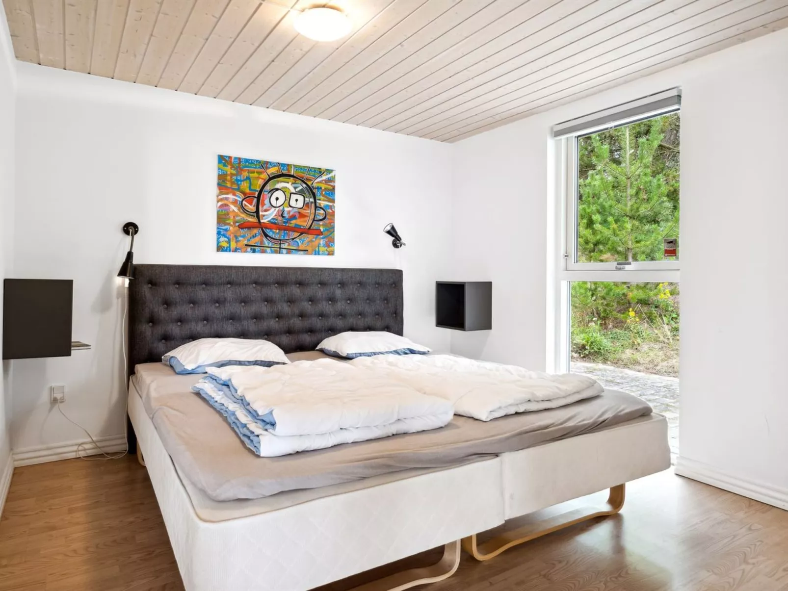 "Thjodulf" - 300m from the sea-Inside