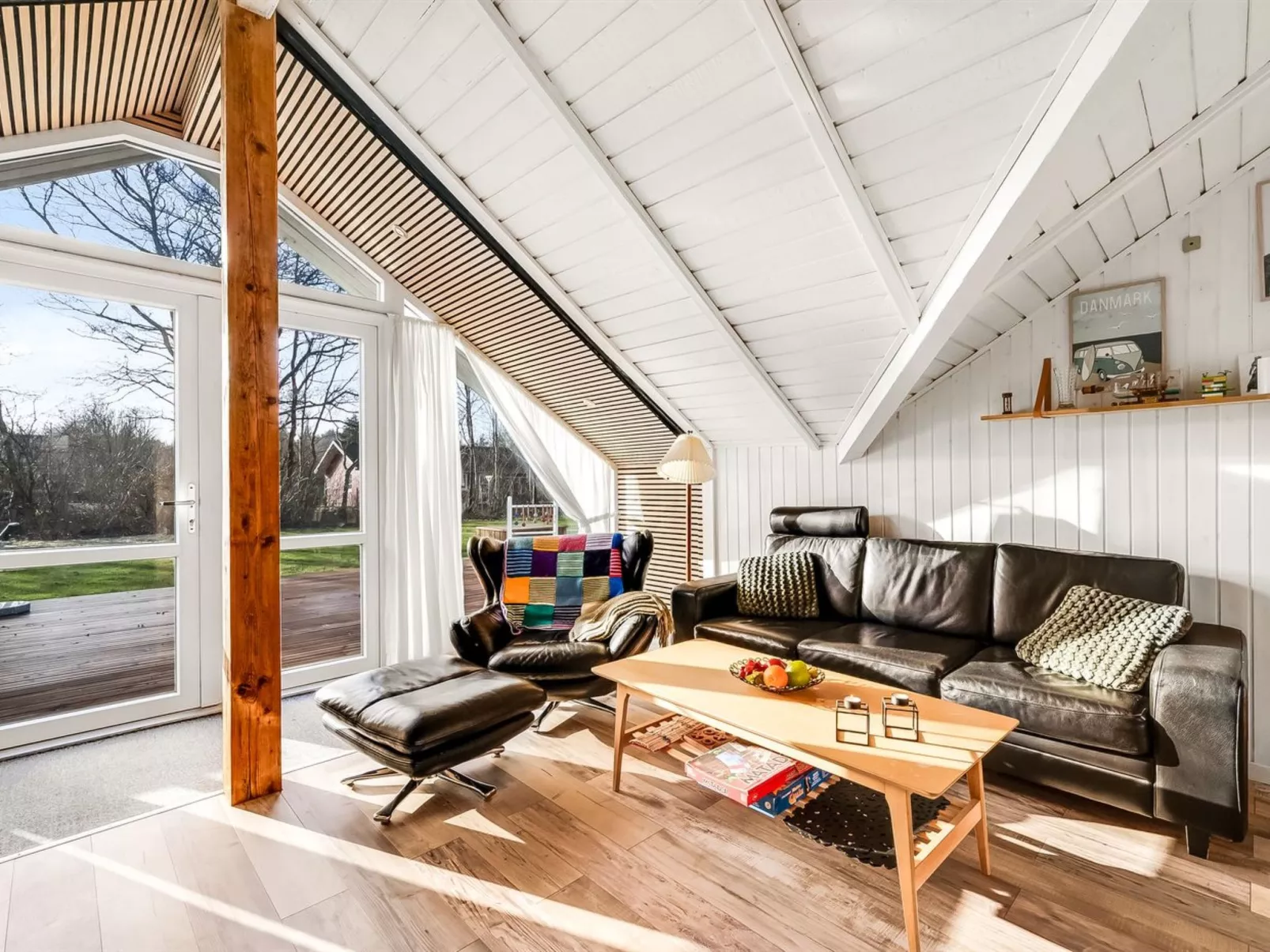 "Anu" - 300m to the fjord-Drinnen