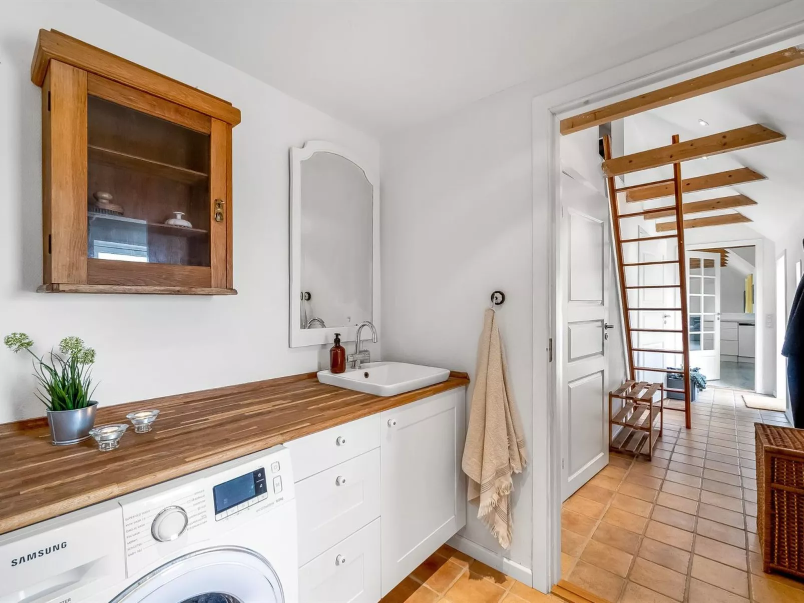 "Hermine" -  from the sea-Inside