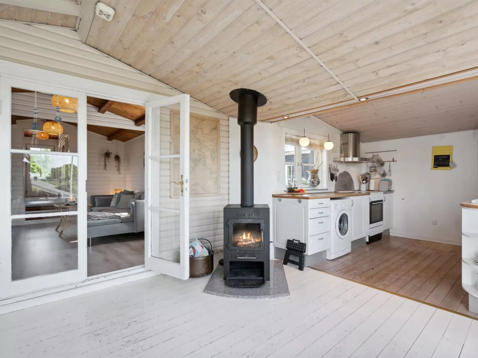 "Thrugils" - 200m from the sea-Inside