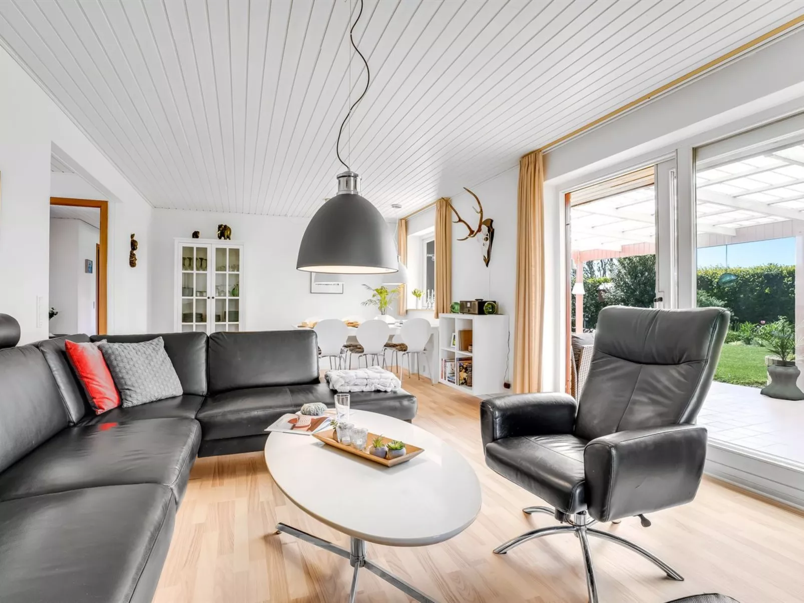 "Maleen" - 150m to the fjord-Inside