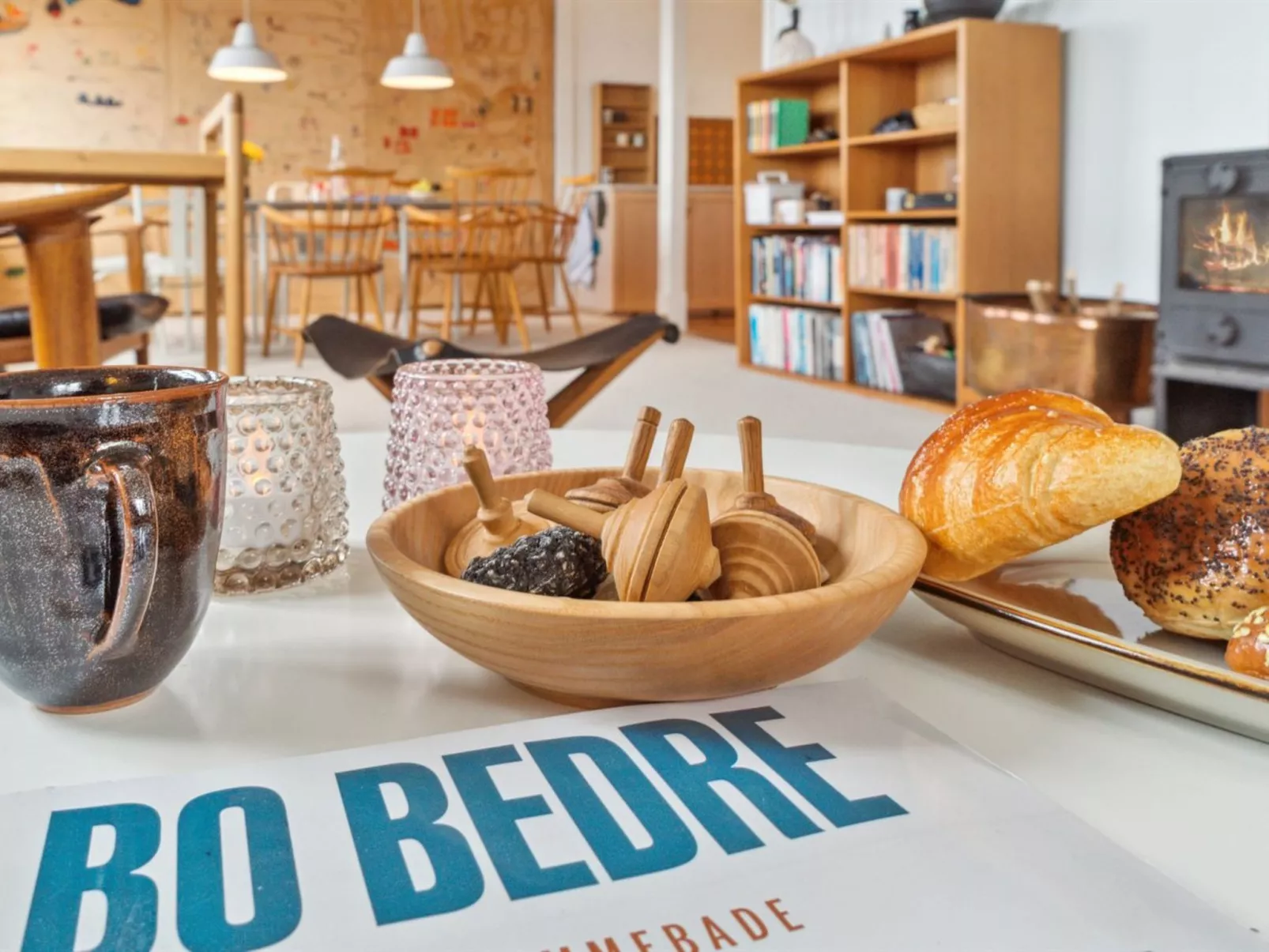 "Scarlet" - 5m from the sea-Drinnen