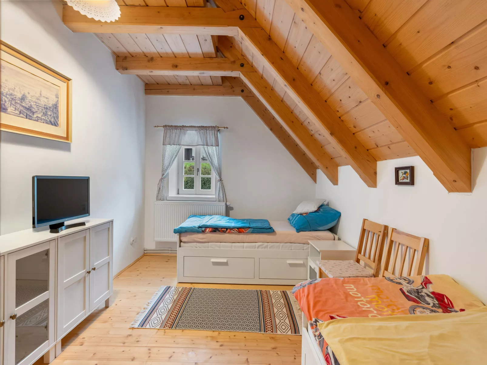 Roubenka Maleč-Inside