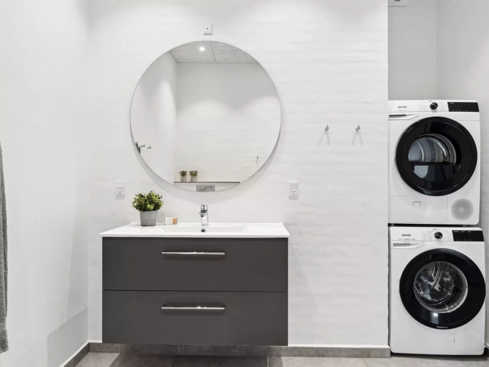 "Ann" - 1.3km from the sea-Dedans