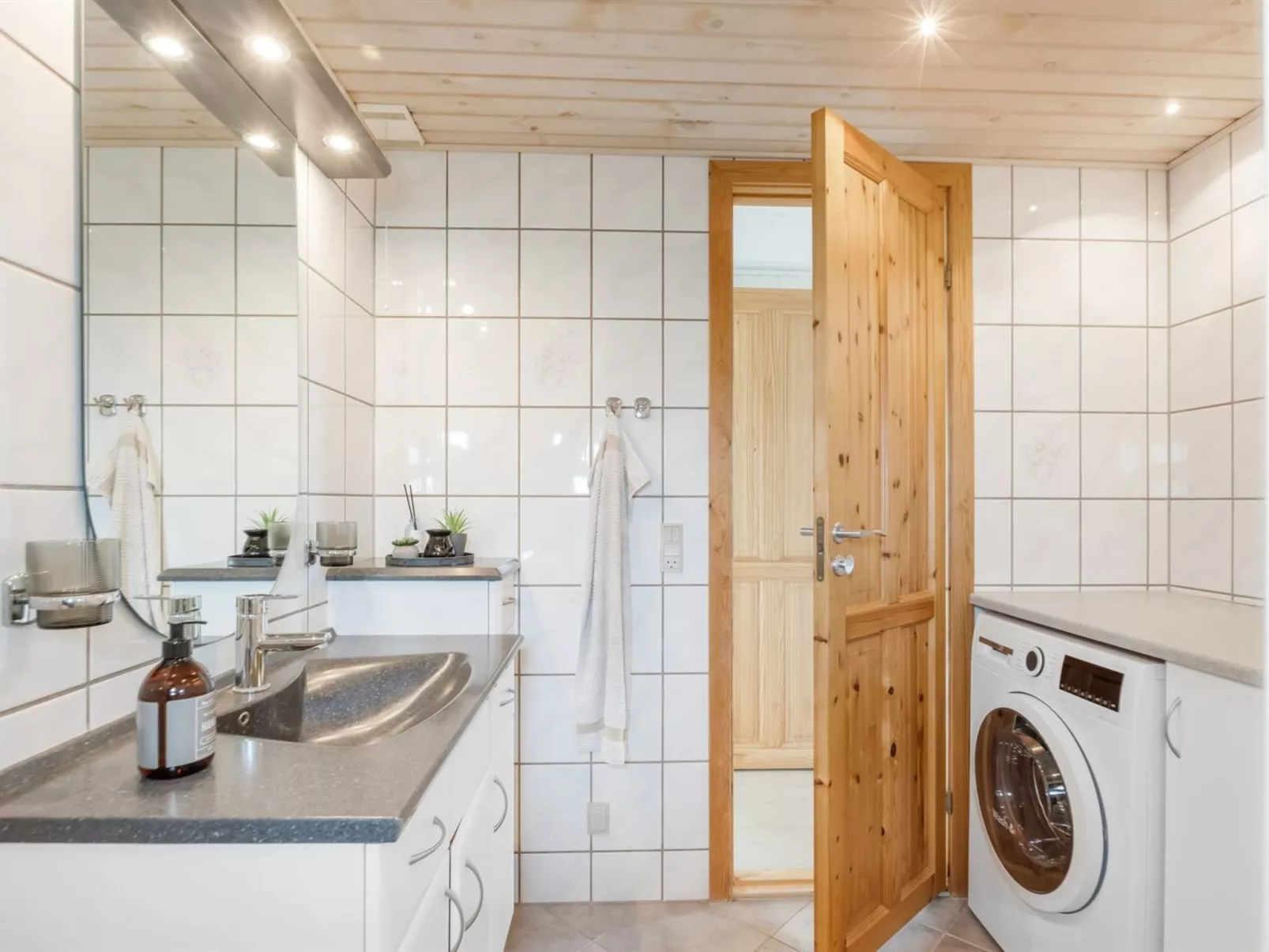 "Pinja" - 400m from the sea-Dedans