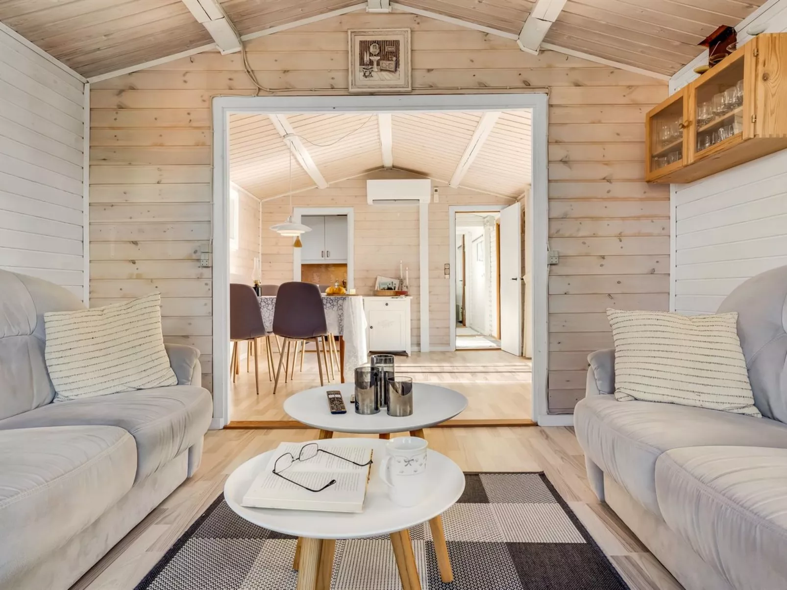 "Holte" - 750m from the sea-Drinnen