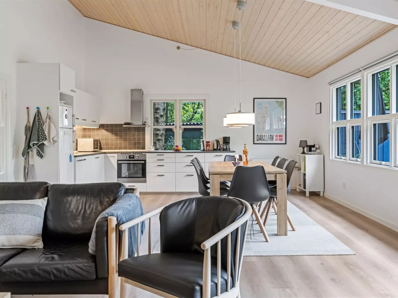 "Marlina" - 30km from the sea-Inside