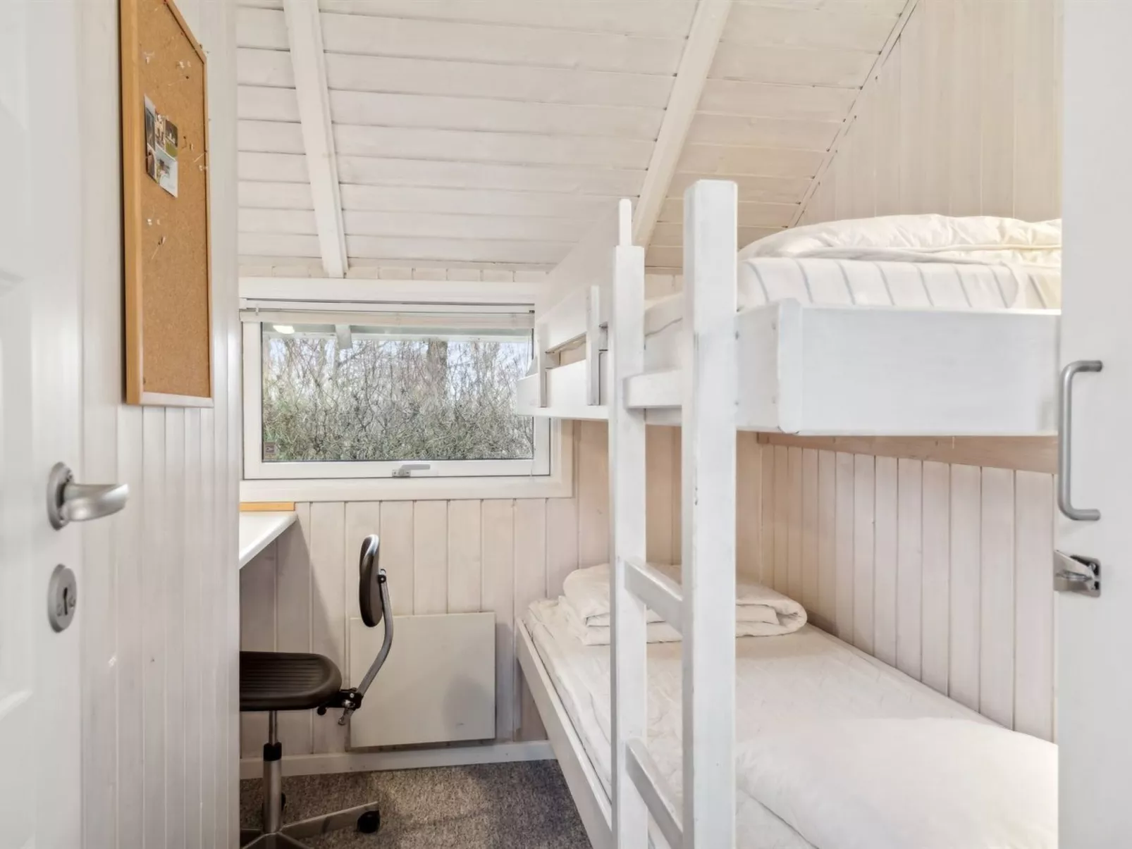 "Chrisse" - 250m from the sea-Inside