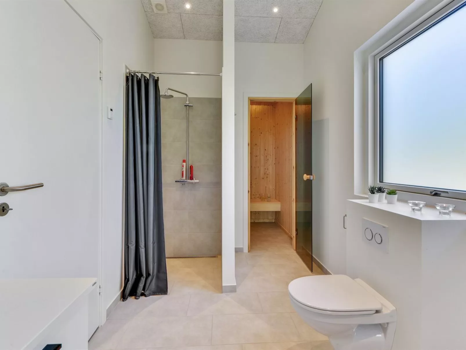 "Merve" - 800m to the fjord-Inside