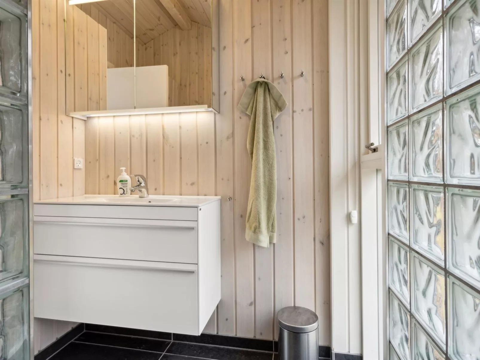 "Fatima" - 400m from the sea-Inside