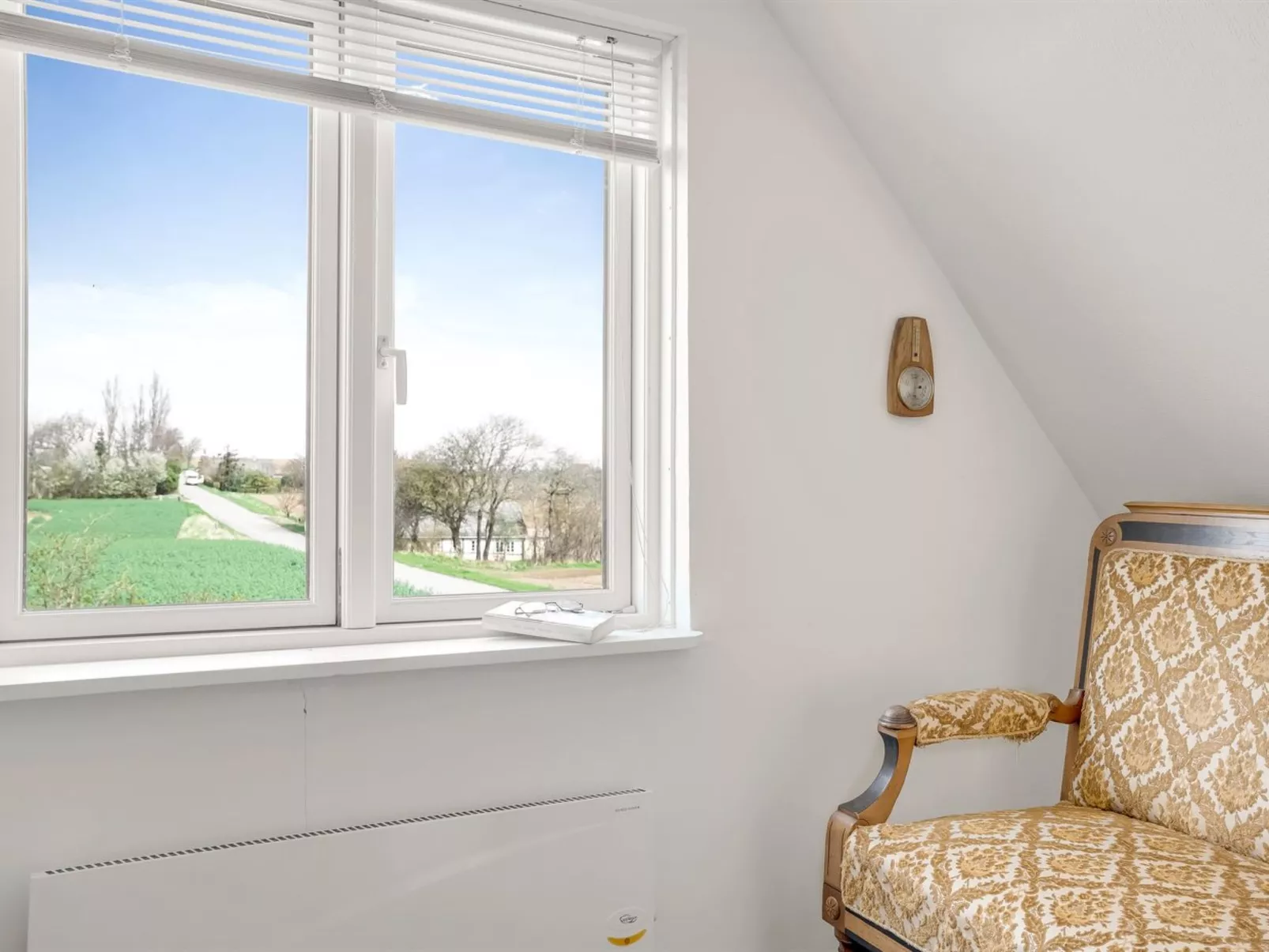 "Albertine" - 600m from the sea-Inside