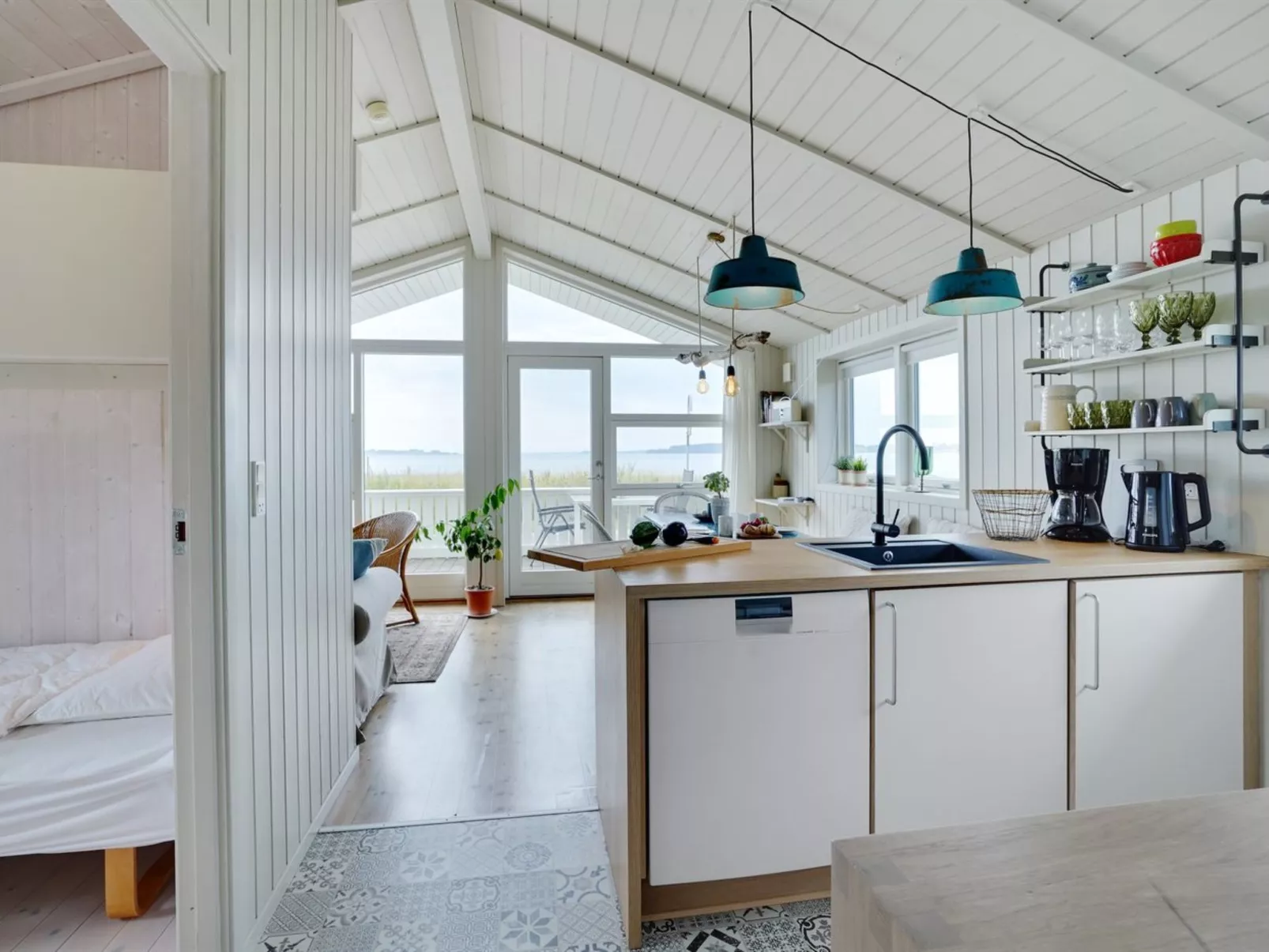 "Liutulf" - 40m from the sea-Inside