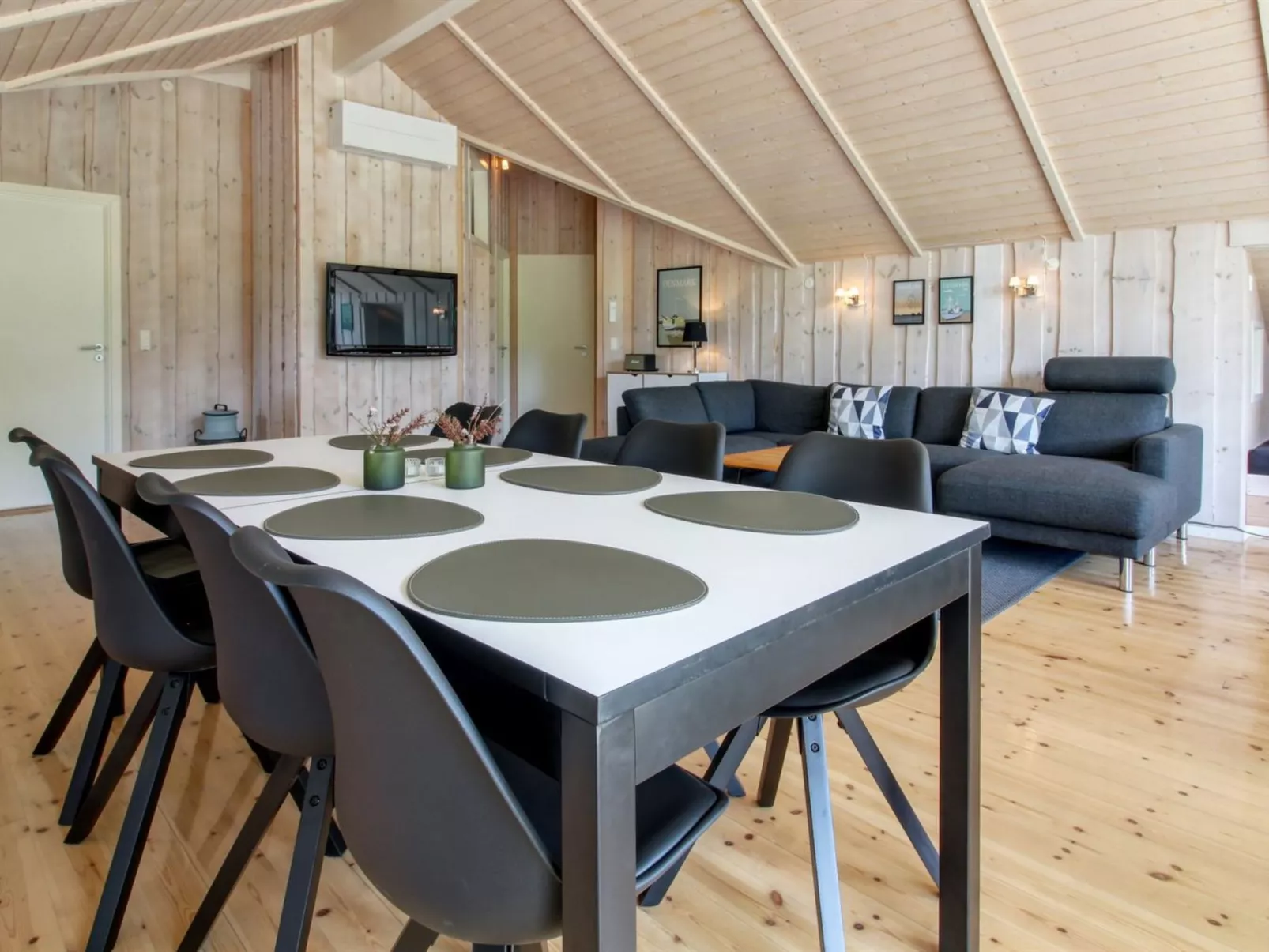 "Sanna" - 30km from the sea-Inside