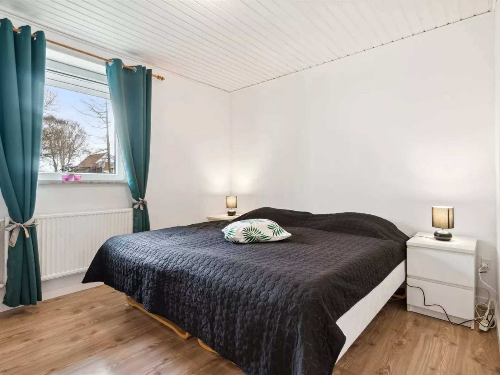 "Elara" - 300m from the sea-Inside