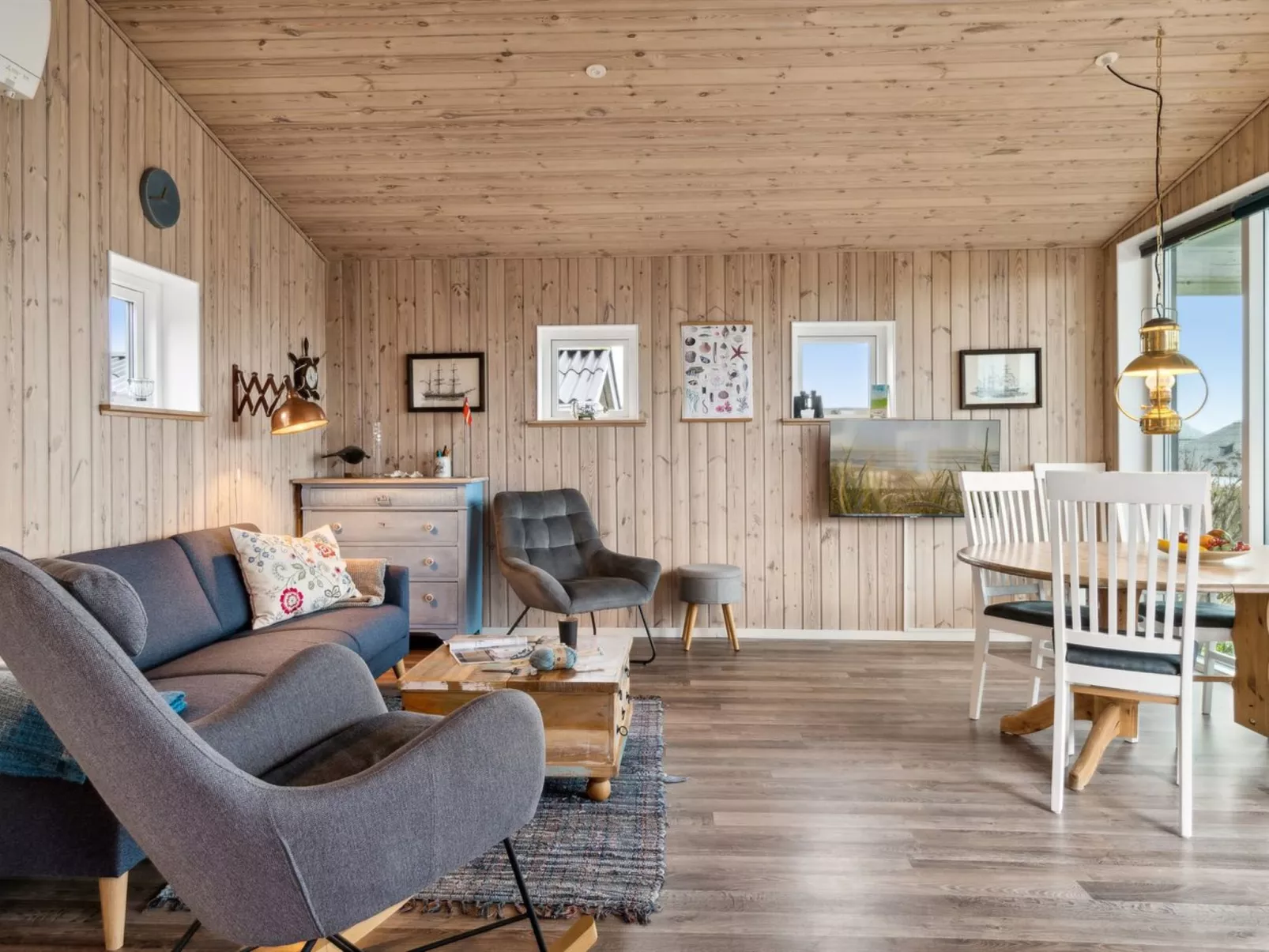 "Gyrid" - 150m from the sea-Inside