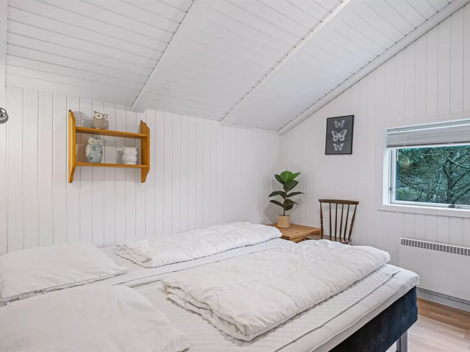 "Orm" - 2.3km from the sea-Drinnen