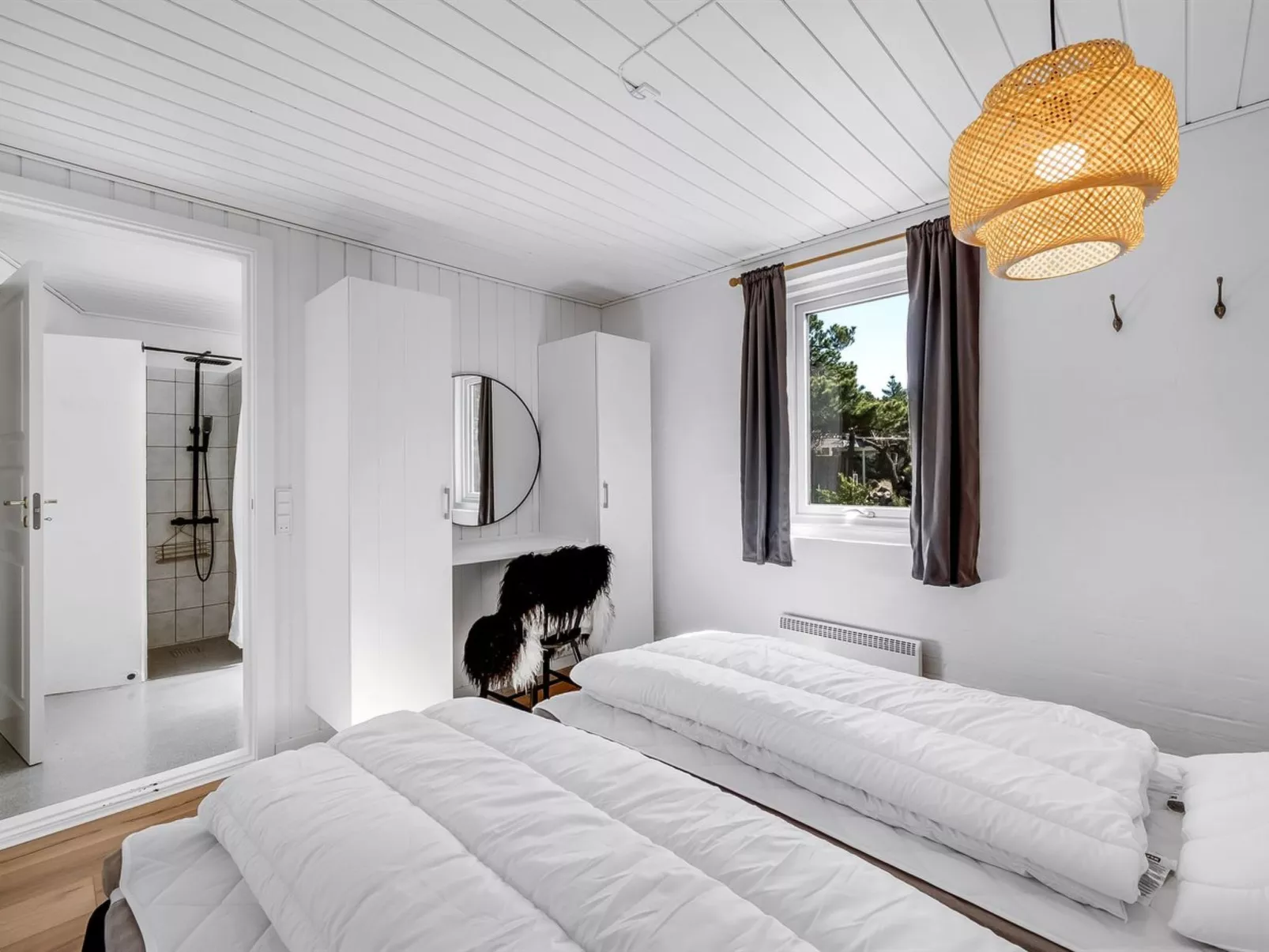 "Allen" - 1km from the sea-Inside